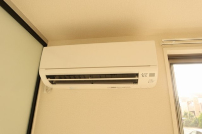 【設備】 | カーサアリエッタ【SHM】 | 暑い夏や寒い冬に大活躍のエアコン付き！冷暖房完備で一年中快適に過ごせちゃいます♪