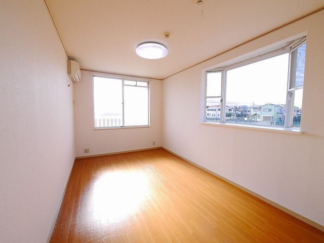 エステートピア矢尾の洋室|きれいな洋室です