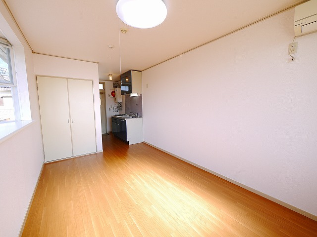 エステートピア矢尾の洋室|広々とした洋室です