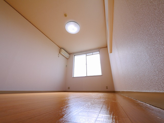 エステートピア矢尾の洋室|広々とした洋室です