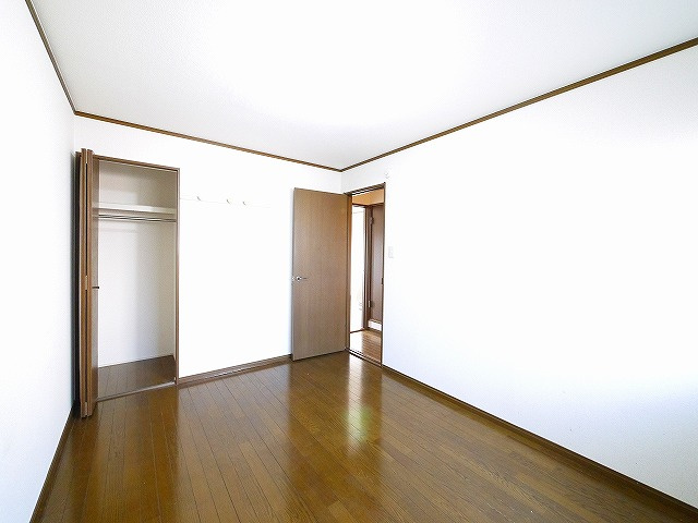 エスト・デ・リヴィエールの洋室|明るい洋室です