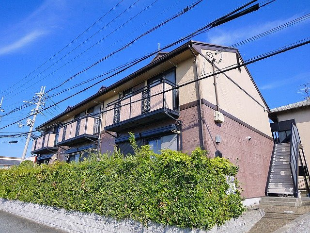 エスト・デ・リヴィエールの外観|落ち着いた雰囲気の外観です