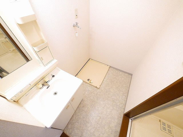 エスト・デ・リヴィエールの洗面所|コンパクトで使いやすい洗面所