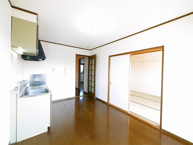 エスト・デ・リヴィエールの居間・リビング|ゆったりとした居間です