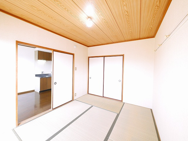 エスト・デ・リヴィエールの和室|畳の上でゆっくりとくつろげる和室です