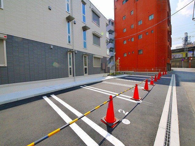 オンディーヌ富雄の駐車場|駐車場に車を止められます