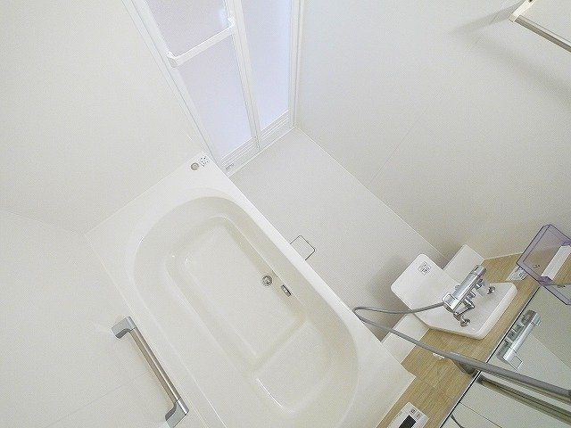 オンディーヌ富雄の浴室|ゆったり過ごせるお風呂です