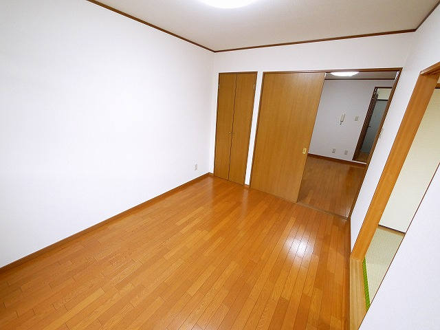 ボヌール西大寺Bの寝室|コンパクトで使いやすい洋室です