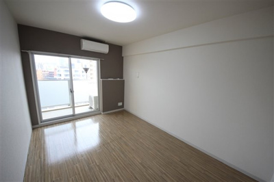 【洋室】 | フレイランス NAMBA PLACE