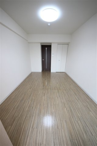 【洋室】 | フレイランス NAMBA PLACE