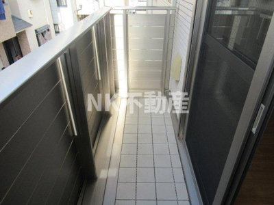 【バルコニー】 | メゾン池島（東花園賃貸） | お洗濯にも便利なバルコニー付き