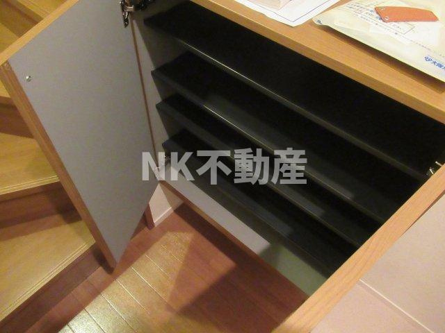 【玄関】 | メゾン池島（東花園賃貸） | シューズボックスです