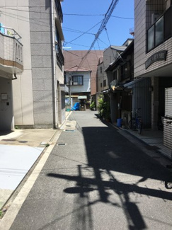 【前面道路含む現地写真】