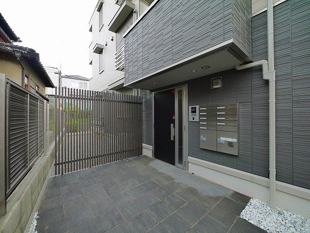 オンディーヌ富雄のエントランス|エントランスです