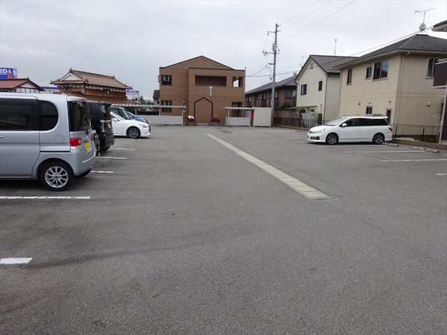 フィオレットの駐車場