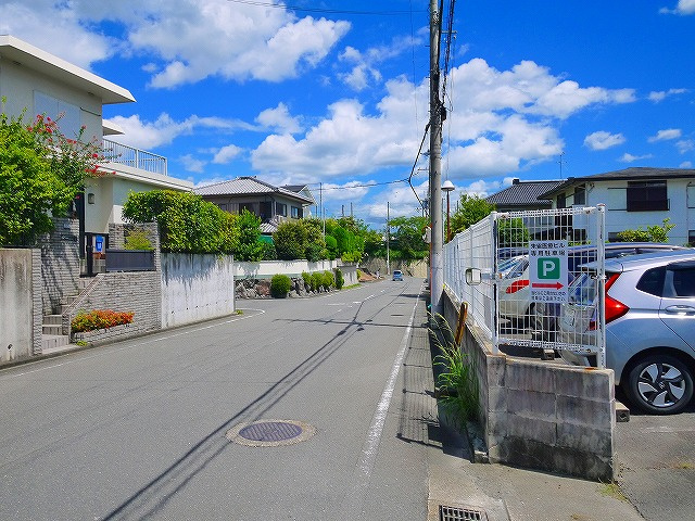 朱雀医療ビルの駐車場