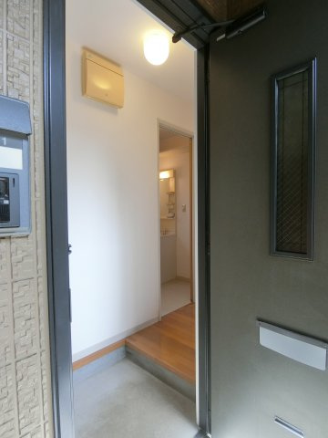 ファミーユ中野　A棟の玄関
