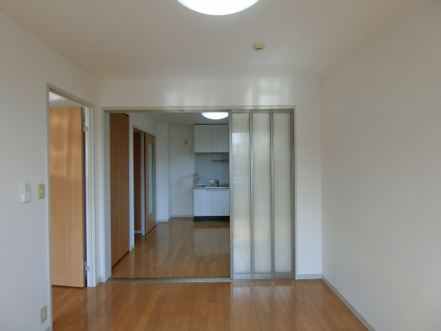 ファミーユ中野　A棟の洋室