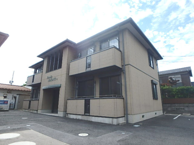 ファミーユ中野　A棟の外観