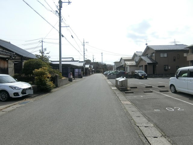 ファミーユ中野　A棟の庭