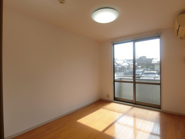 ファミーユ中野　A棟の居間・リビング