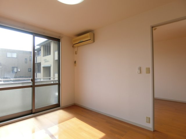 ファミーユ中野　A棟の居間・リビング