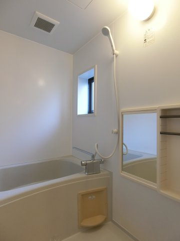 ファミーユ中野　A棟の浴室