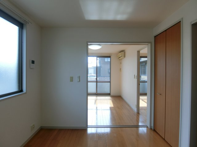 ファミーユ中野　A棟の居間・リビング