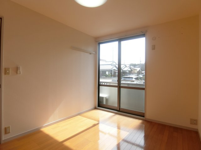 ファミーユ中野　A棟の洋室