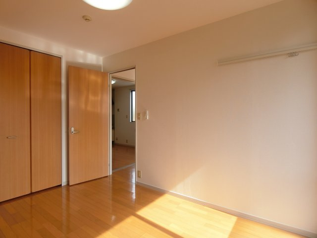ファミーユ中野　A棟の洋室