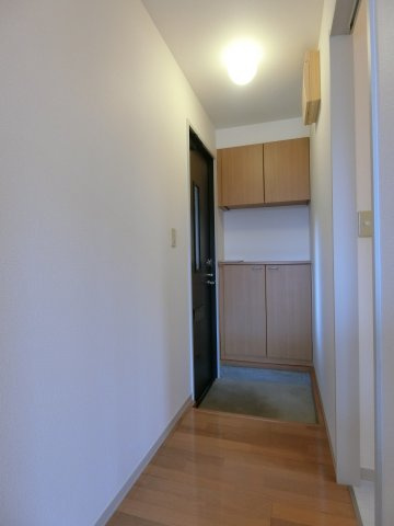 ファミーユ中野　A棟の玄関