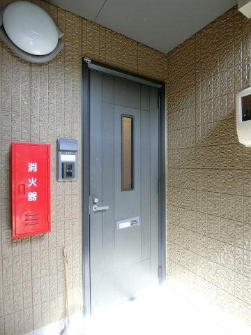 ファミーユ中野　A棟の玄関