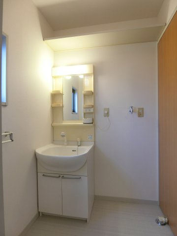 ファミーユ中野　A棟の洗面所