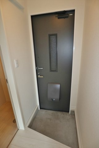 シャーメゾン西本町　Ｂ棟の玄関