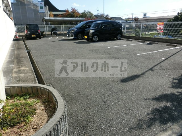 APFEL(アッフェル)の駐車場|アッフェル（柏原市本郷・JR柏原駅）　
