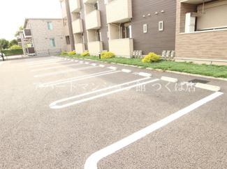 【駐車場】