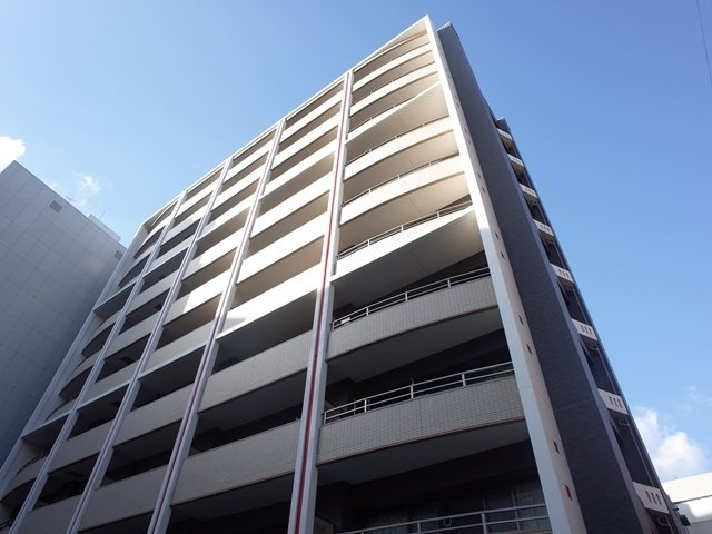 ニューリバー大名の外観