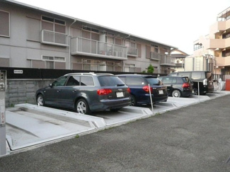 【駐車場】 | 敷地内に機械式駐車場を完備しています♪お車をお持ちのファミリーさんにもおすすめです☆