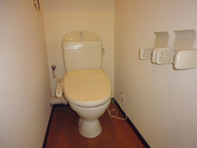 ウエスト　コンフォールのトイレ|シャワー付きトイレ