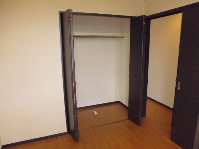 ウエスト　コンフォールの収納|クローゼット