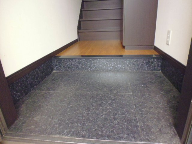 ウエスト　コンフォールの玄関