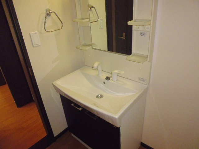 ウエスト　コンフォールの独立洗面台|洗髪洗面化粧台