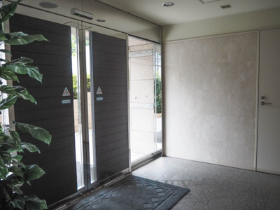 【エントランス】 | グランハイツ東新宿 | グランハイツ東新宿のエントランスです