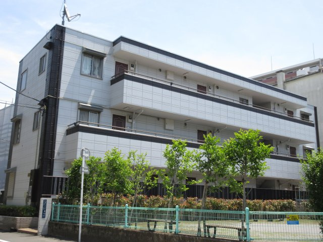 クレストヒルズ町屋の外観