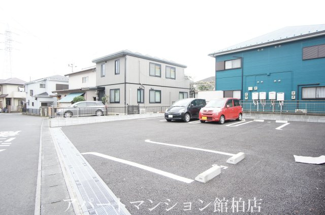 ベルメゾンの駐車場