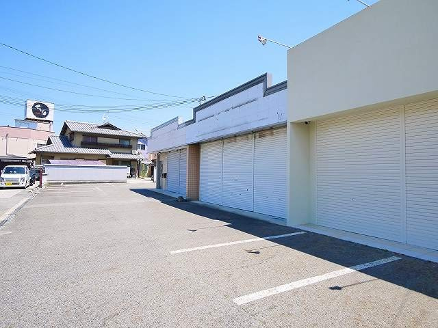 大和郡山市新町店舗の駐車場