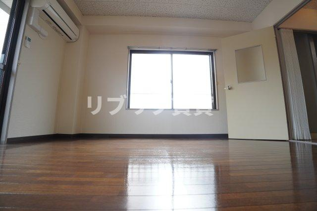 本山マンションの居間・リビング