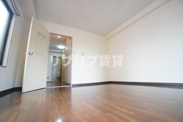 本山マンションの居間・リビング