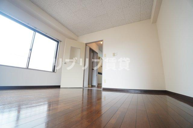 本山マンションの居間・リビング