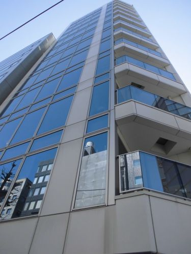 トナカイ神田タワーの外観